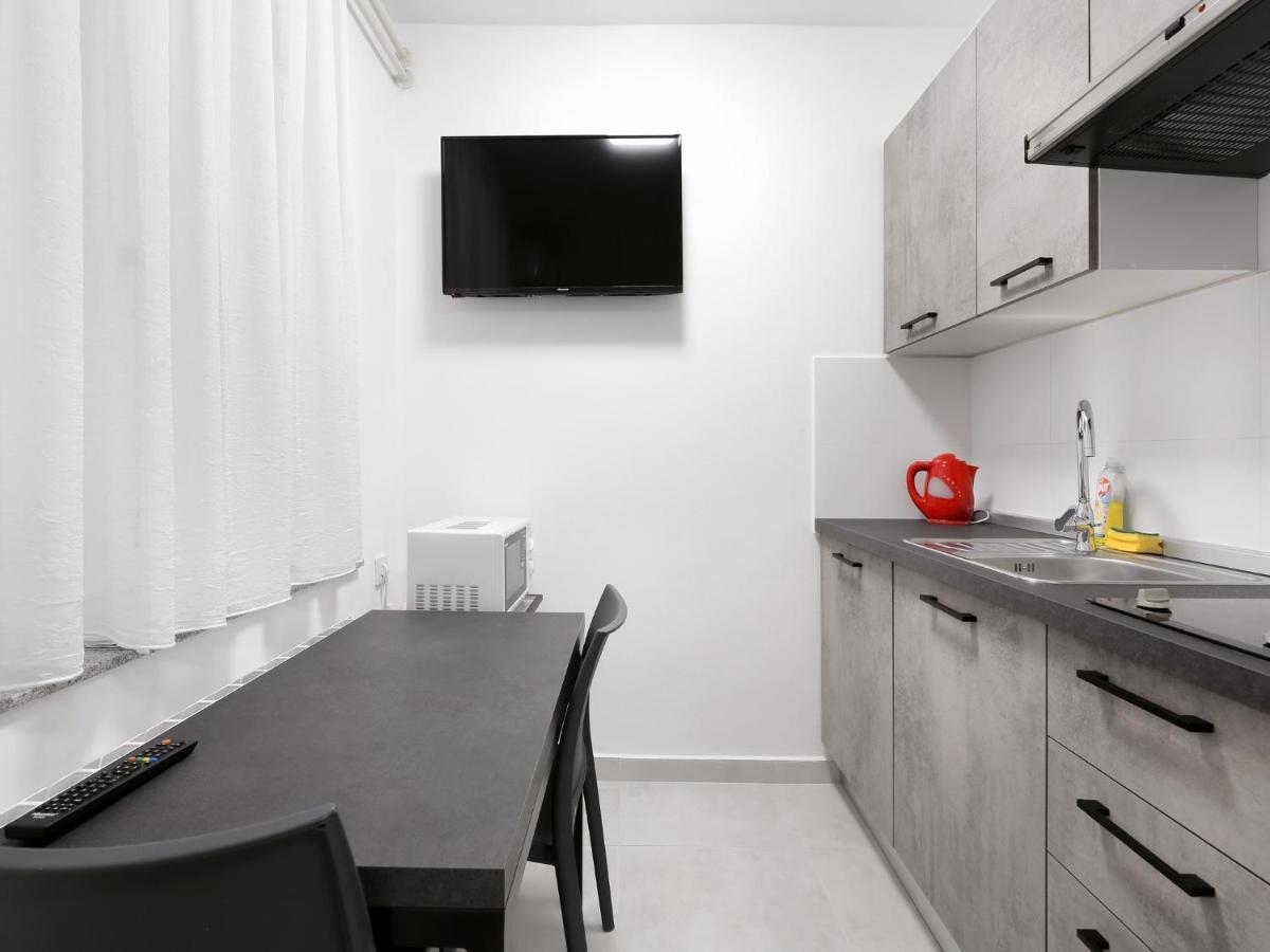 Rooms Studentsko Naselje Ivan Goran Kovacic Fiume Esterno foto