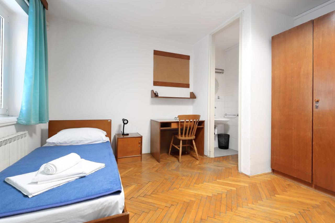 Rooms Studentsko Naselje Ivan Goran Kovacic Fiume Esterno foto