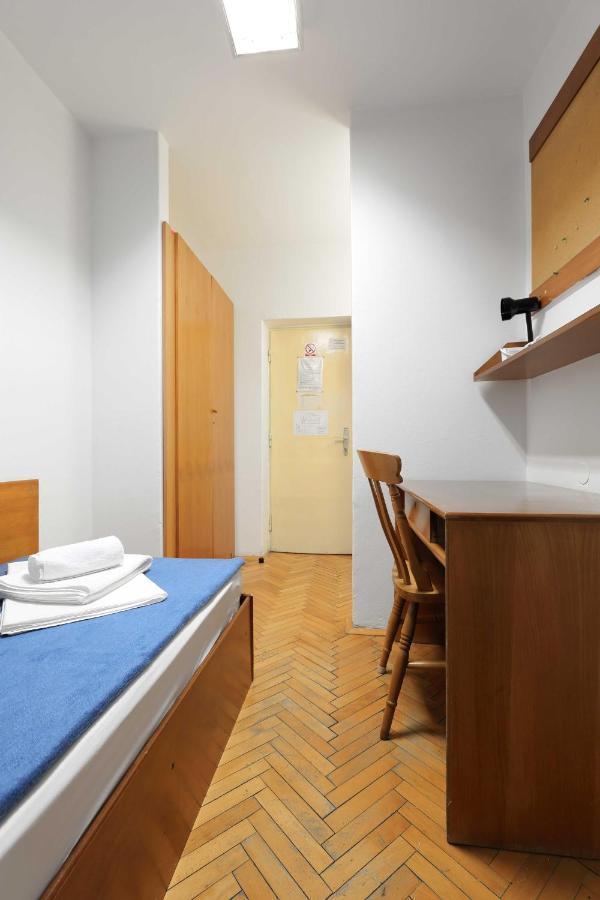 Rooms Studentsko Naselje Ivan Goran Kovacic Fiume Esterno foto