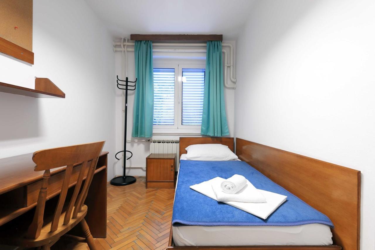 Rooms Studentsko Naselje Ivan Goran Kovacic Fiume Esterno foto