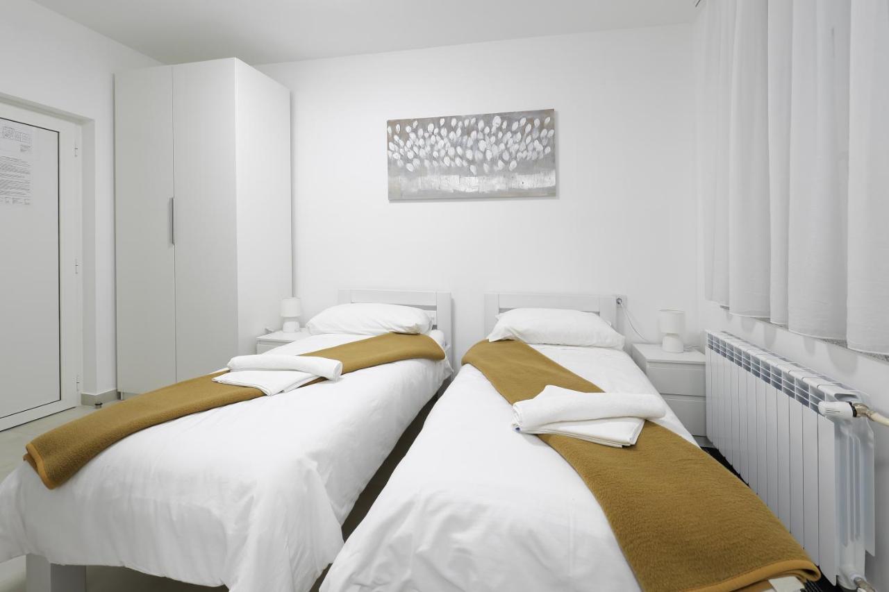 Rooms Studentsko Naselje Ivan Goran Kovacic Fiume Esterno foto